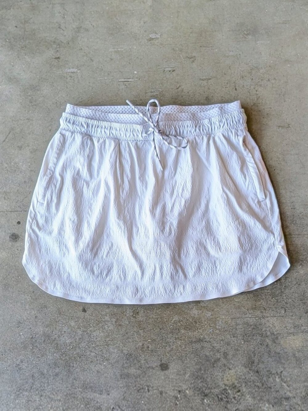 Athleta White Crest Skort Athletic Skirt size 6